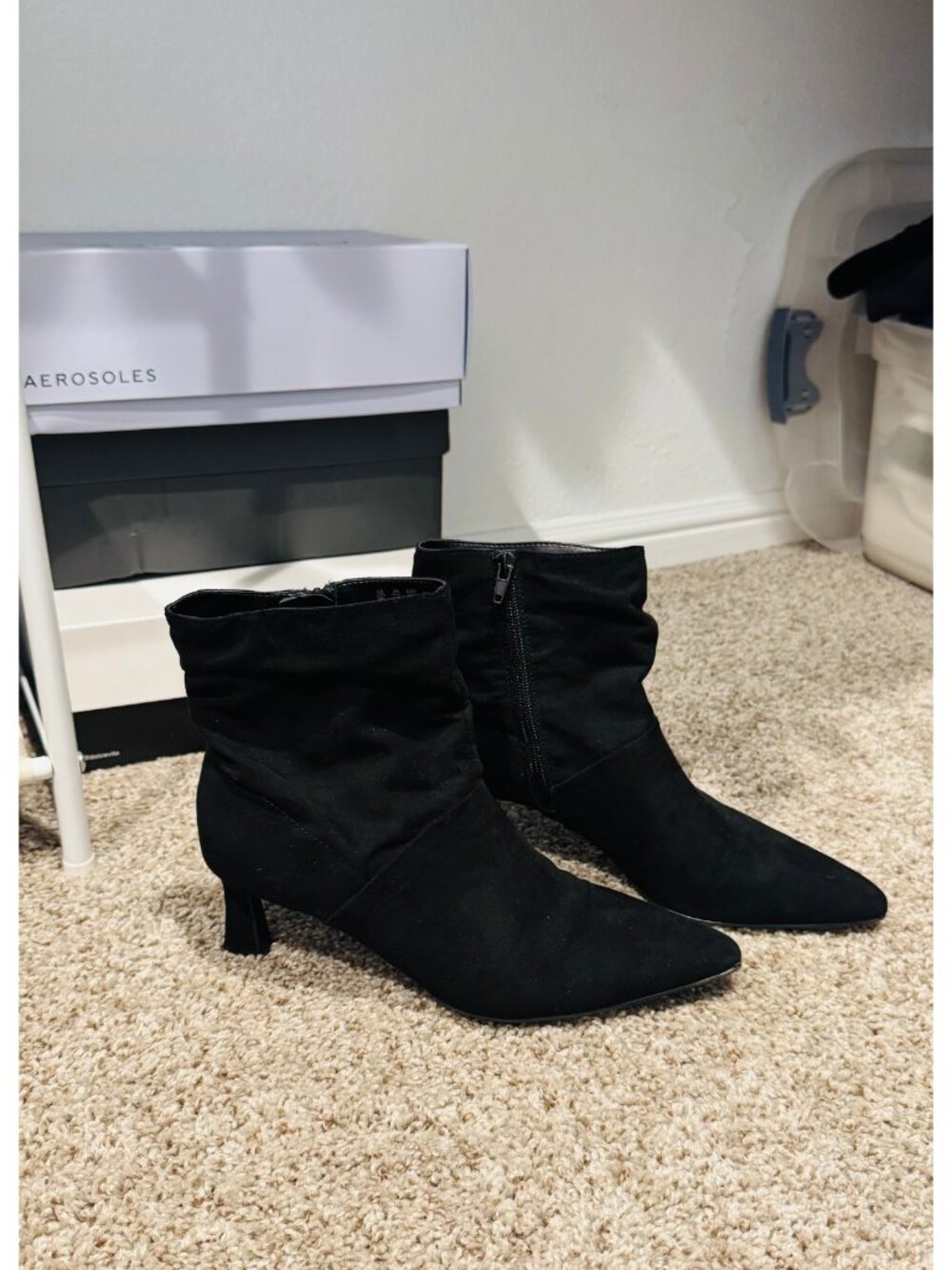 Naturalizer Black Suede Pointed Toe Kitten Heel Booties Size 9